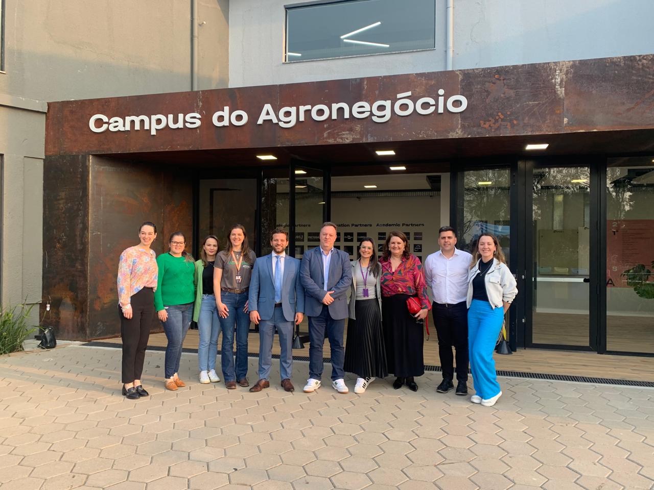 Cônsul-Geral da Itália em Porto Alegre visita o Campus do Agronegócio.jpeg