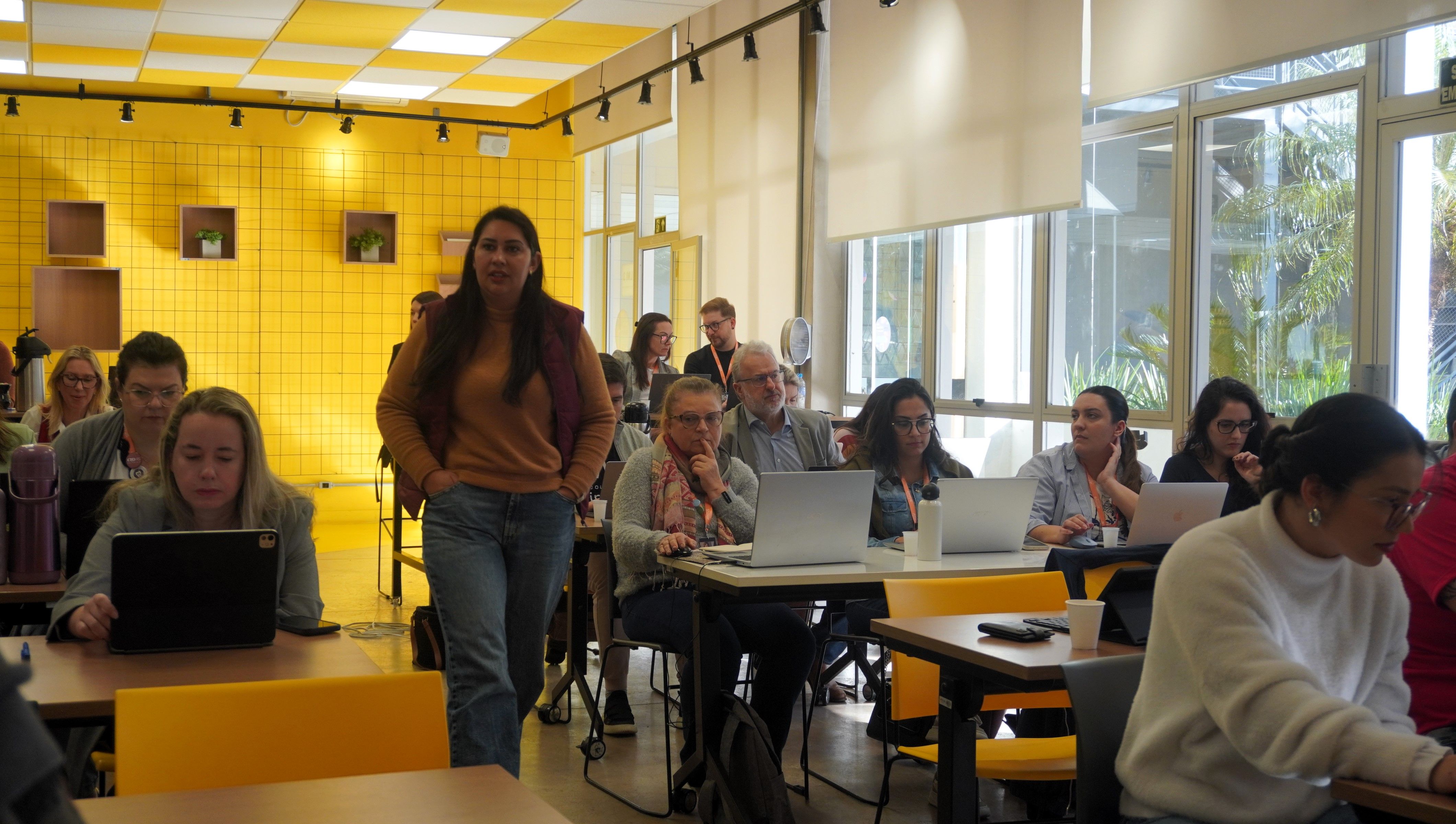 Atitus qualifica docentes para o semestre
