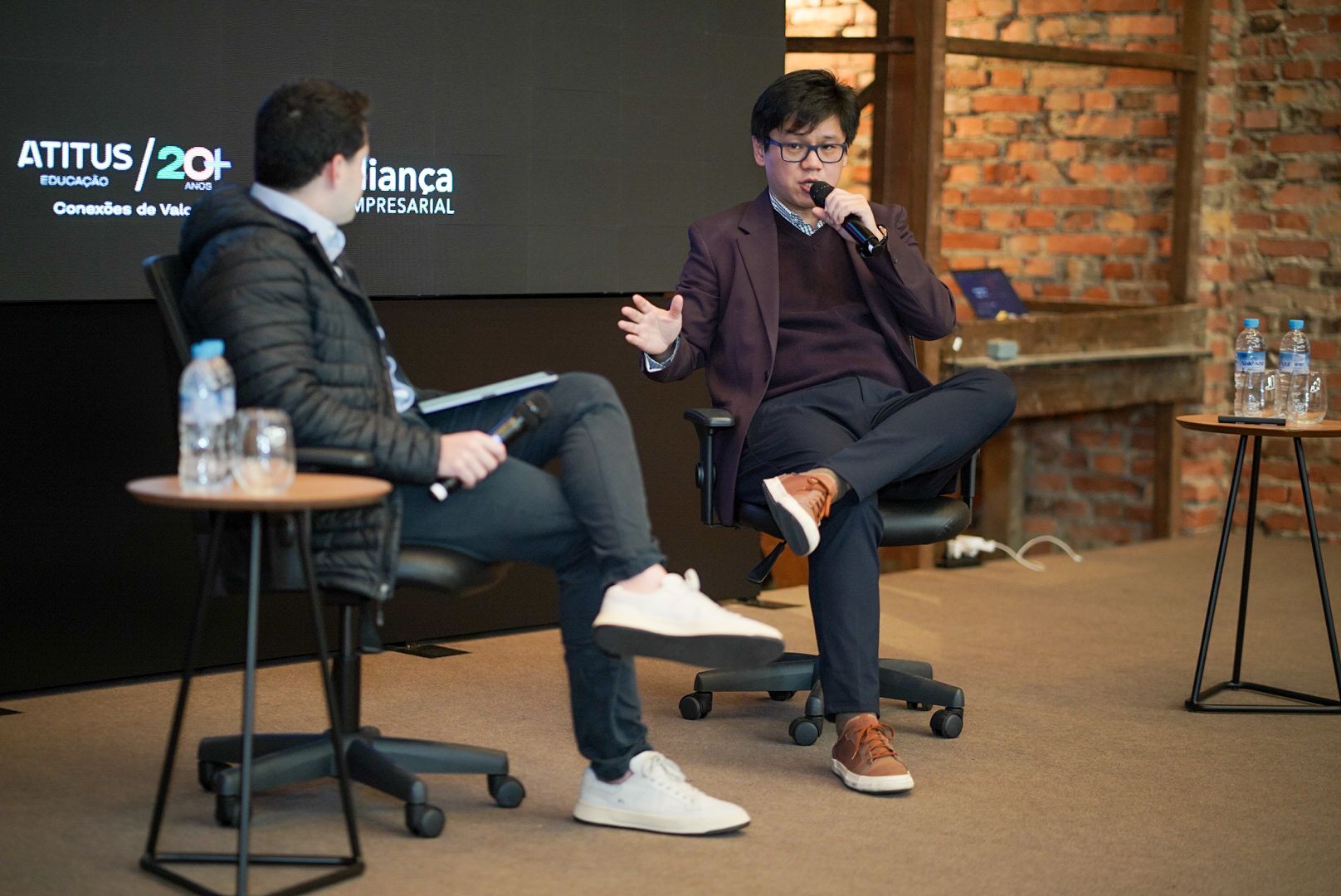 Especialista em China palestra em evento do CNEX e MIT SMR Brasil.jpg
