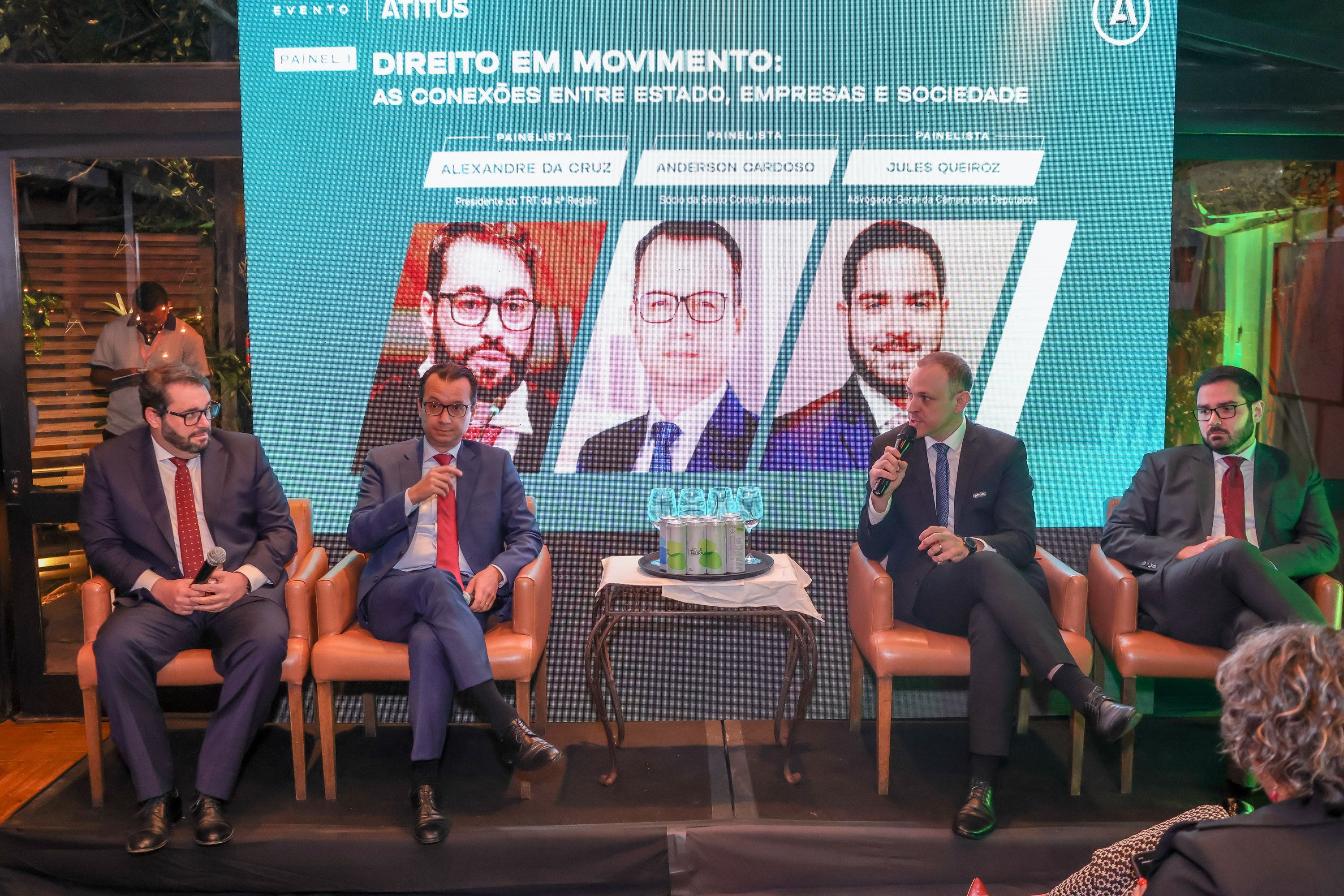 Painel 1- Direito em Movimento.jpg