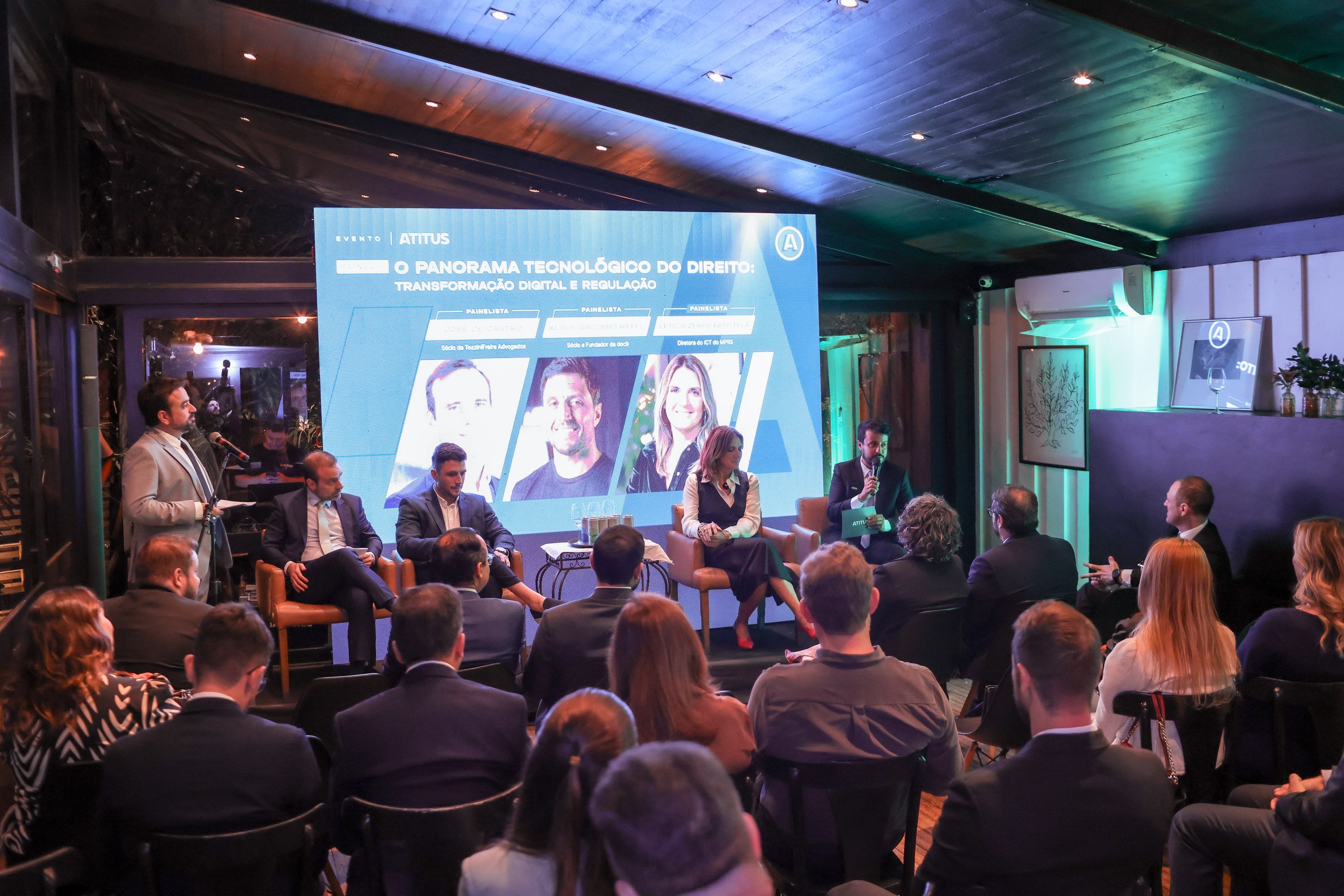 Painel 2 - Tecnologia e Direito.jpg