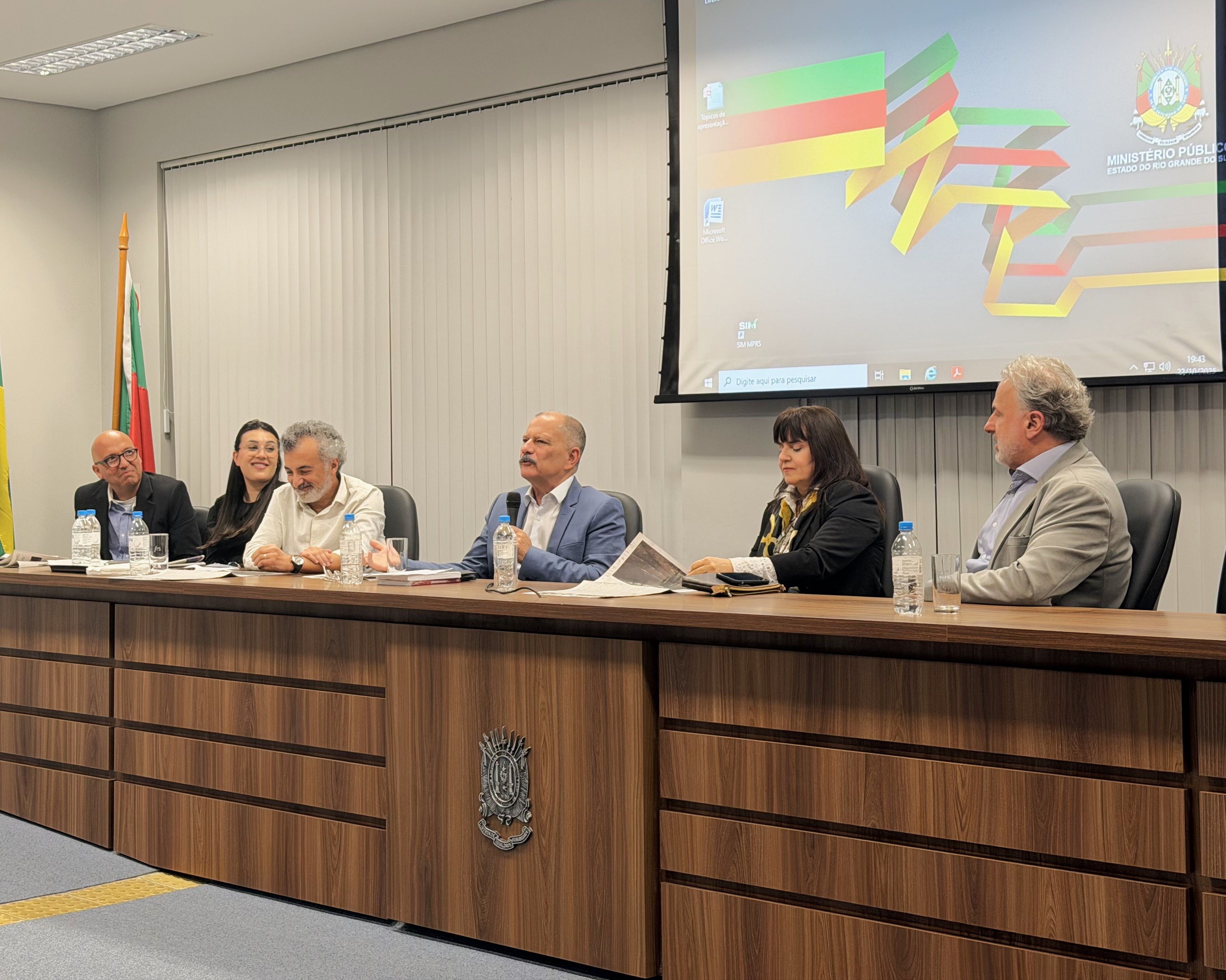 Vitrine de Pesquisa (2).jpg